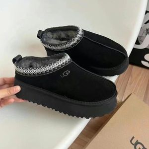 BLACK UGG TASMAN SLIPPERS LIKE NEW